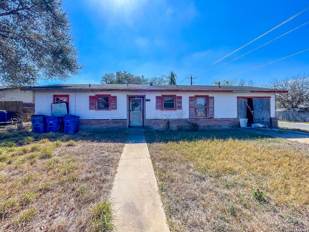 1000 Crockett, Beeville, TX 78102