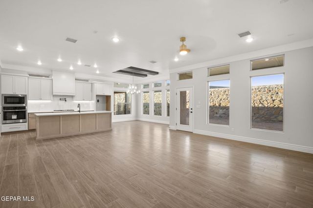 13461 Emerald Terrace Drive, El Paso, TX 79928