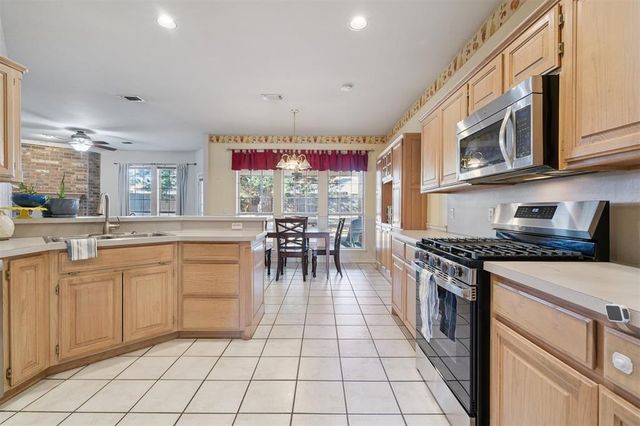 15613 Summit Parke Drive, Edmond, OK 73013