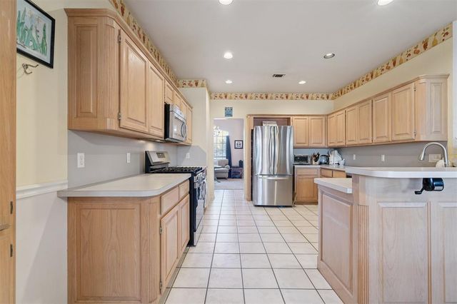 15613 Summit Parke Drive, Edmond, OK 73013