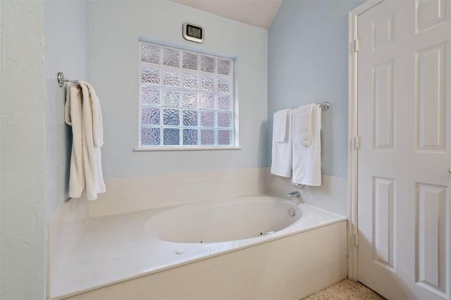 15613 Summit Parke Drive, Edmond, OK 73013