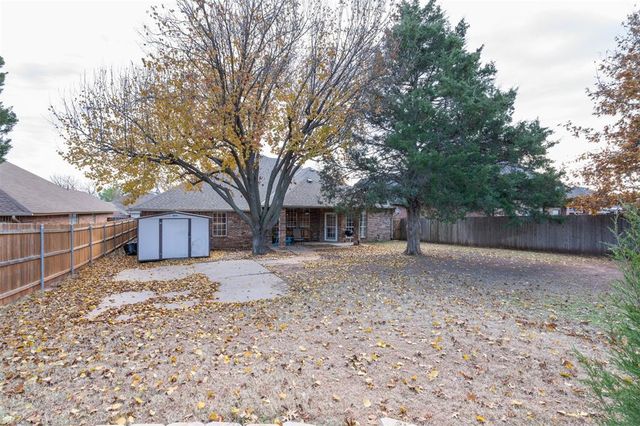 15613 Summit Parke Drive, Edmond, OK 73013