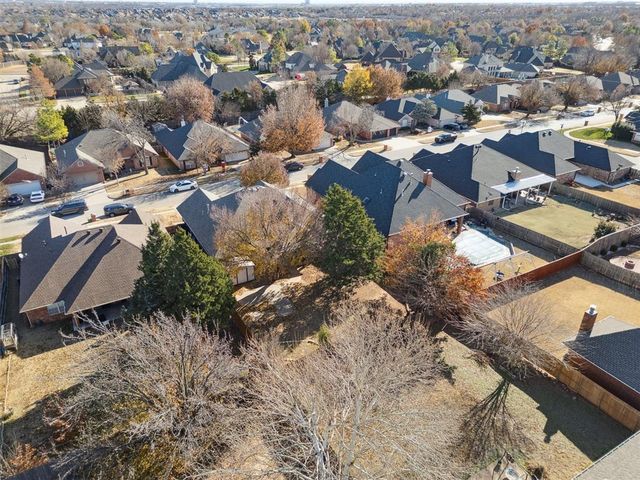 15613 Summit Parke Drive, Edmond, OK 73013