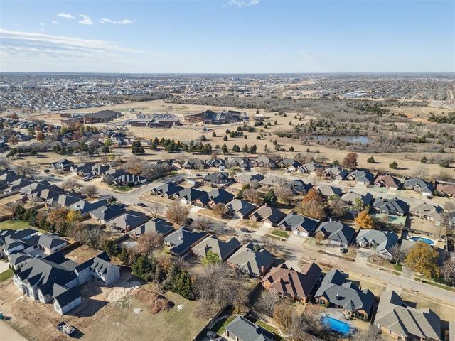 15613 Summit Parke Drive, Edmond, OK 73013