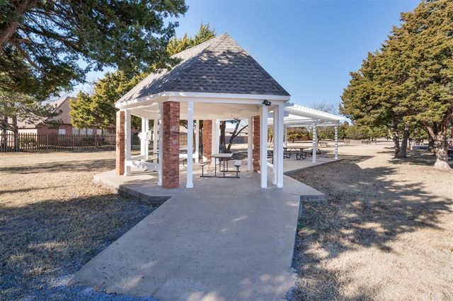 15613 Summit Parke Drive, Edmond, OK 73013