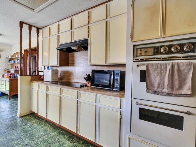 16411 Seven Waves Court, Crosby, TX 77532