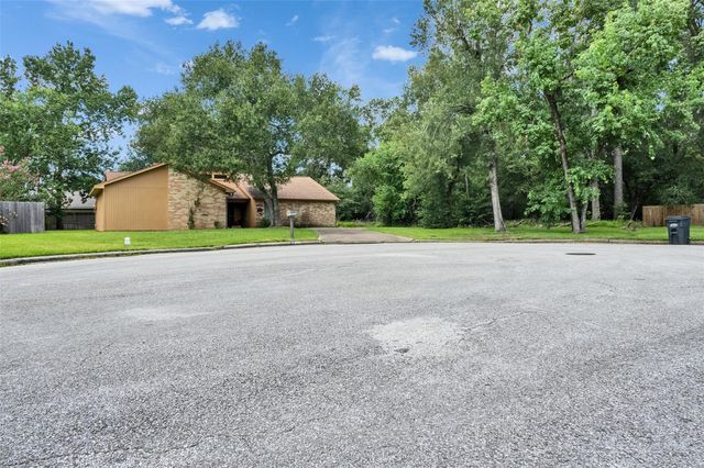16411 Seven Waves Court, Crosby, TX 77532
