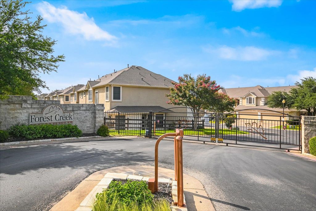 3300 Forest Creek DR 6, Round Rock, TX 78664