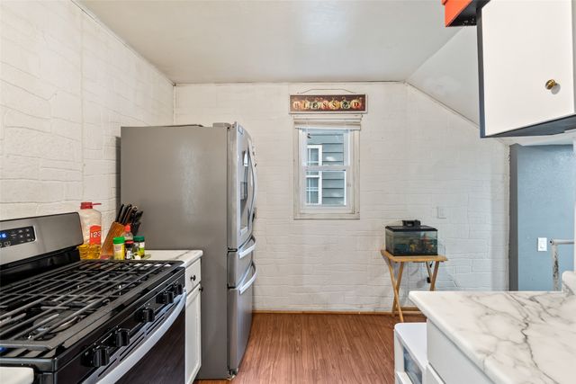1275 E 36th Court, Des Moines, IA 50317