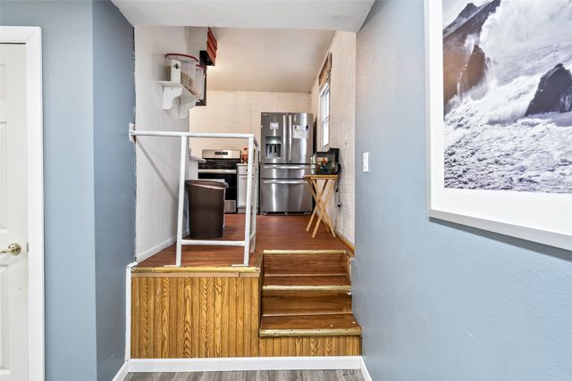 1275 E 36th Court, Des Moines, IA 50317