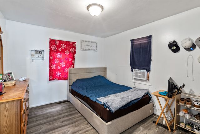 1275 E 36th Court, Des Moines, IA 50317