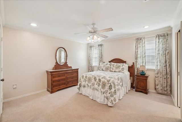 604 S Hampton Road, Oak Leaf, TX 75154