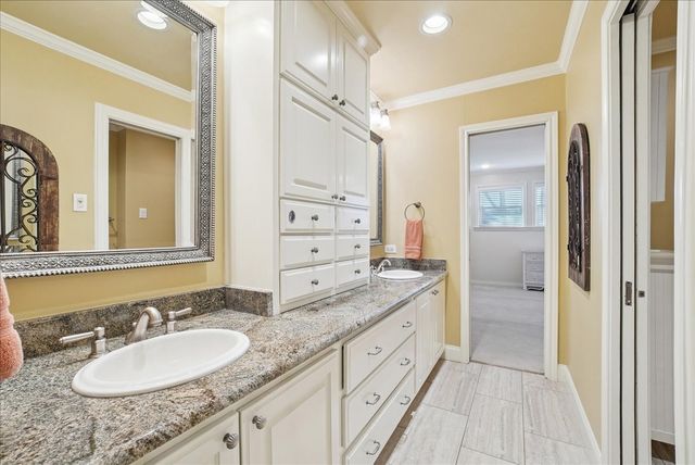 604 S Hampton Road, Oak Leaf, TX 75154