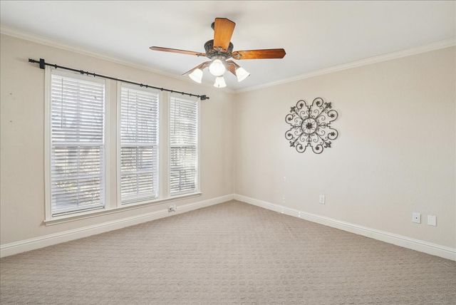 604 S Hampton Road, Oak Leaf, TX 75154