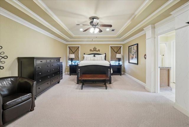 604 S Hampton Road, Oak Leaf, TX 75154