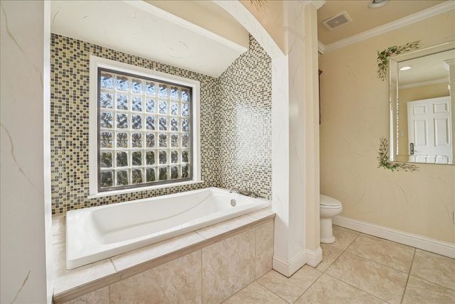 604 S Hampton Road, Oak Leaf, TX 75154