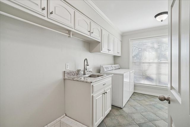 604 S Hampton Road, Oak Leaf, TX 75154