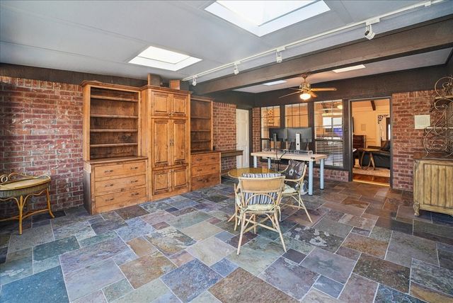 604 S Hampton Road, Oak Leaf, TX 75154