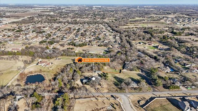 604 S Hampton Road, Oak Leaf, TX 75154