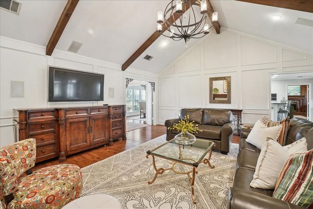 604 S Hampton Road, Oak Leaf, TX 75154