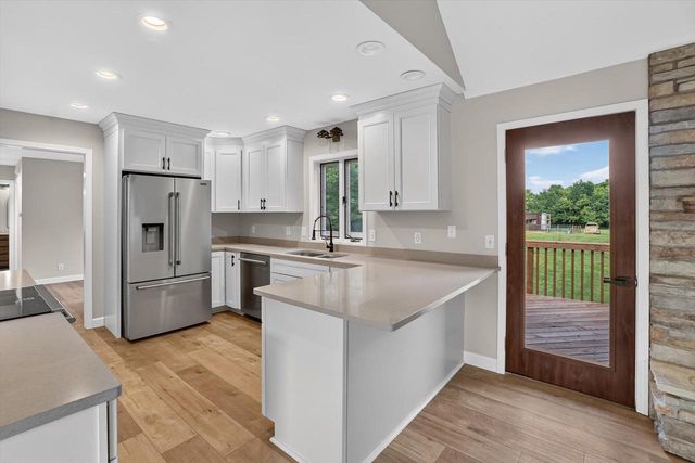 4437 S Oakley Road, Janesville, WI 53546
