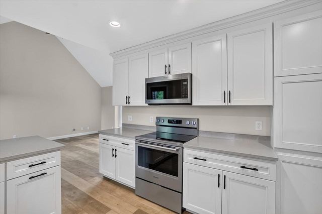 4437 S Oakley Road, Janesville, WI 53546