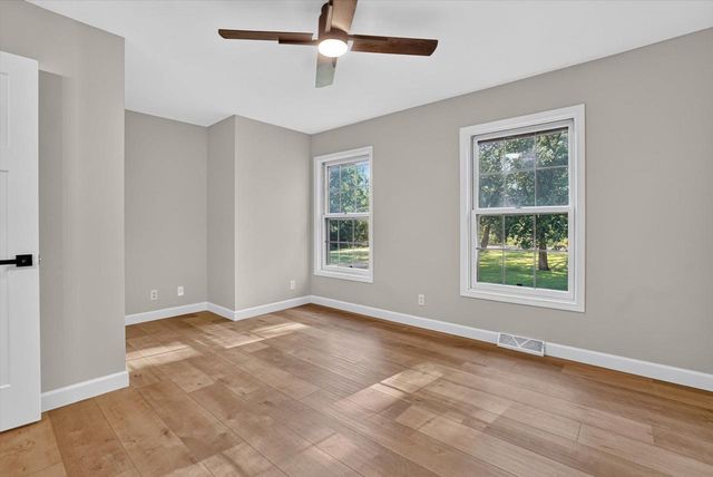 4437 S Oakley Road, Janesville, WI 53546
