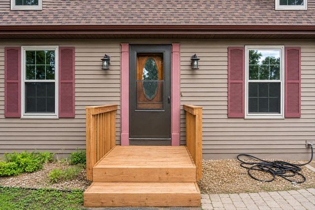 4437 S Oakley Road, Janesville, WI 53546
