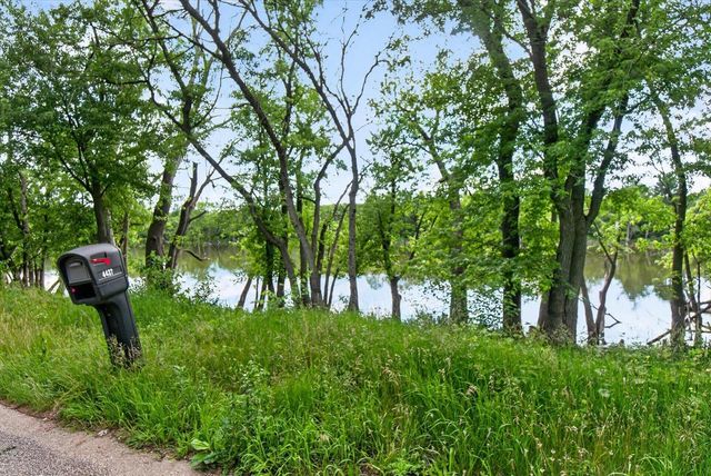 4437 S Oakley Road, Janesville, WI 53546