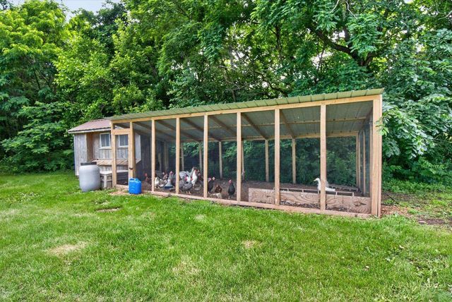 4437 S Oakley Road, Janesville, WI 53546