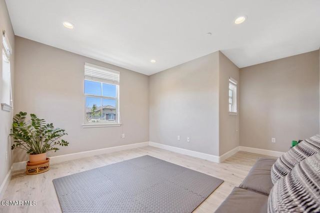 7092 Crimora Avenue, Moorpark, CA 93021
