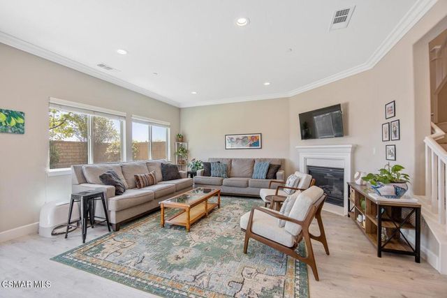 7092 Crimora Avenue, Moorpark, CA 93021