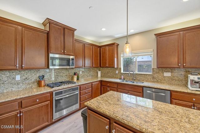 7092 Crimora Avenue, Moorpark, CA 93021