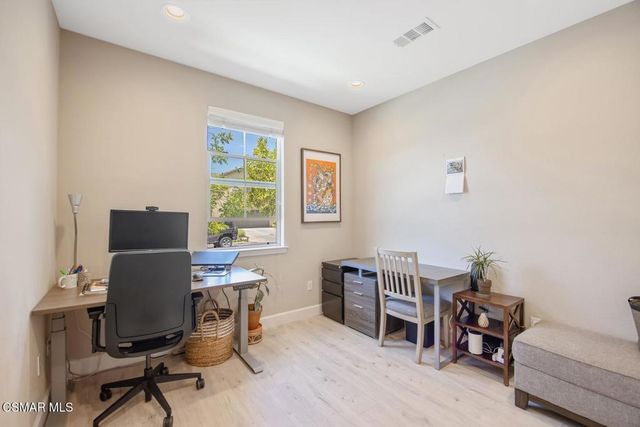 7092 Crimora Avenue, Moorpark, CA 93021