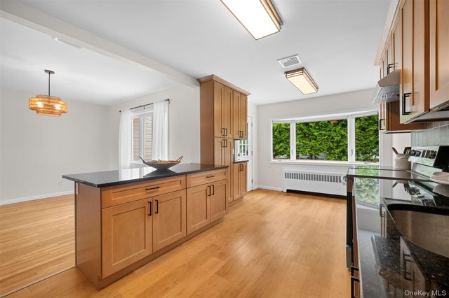 2716 Hewlett Avenue, Merrick, NY 11566