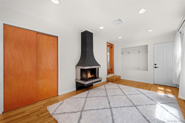 2716 Hewlett Avenue, Merrick, NY 11566