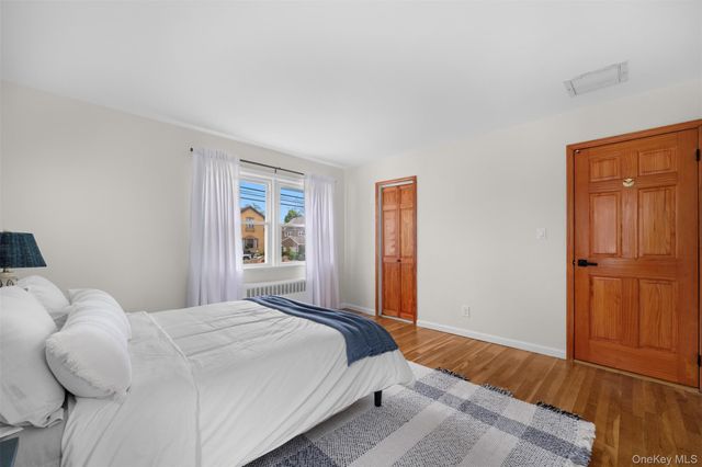 2716 Hewlett Avenue, Merrick, NY 11566