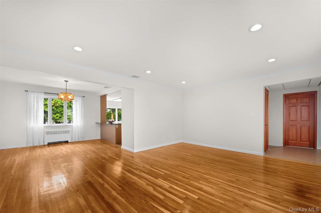 2716 Hewlett Avenue, Merrick, NY 11566