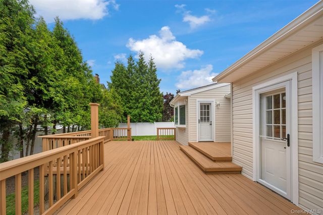 2716 Hewlett Avenue, Merrick, NY 11566