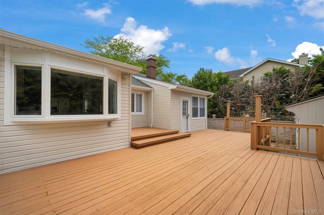 2716 Hewlett Avenue, Merrick, NY 11566