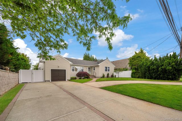 2716 Hewlett Avenue, Merrick, NY 11566