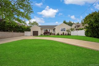 2716 Hewlett Avenue, Merrick, NY 11566