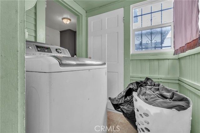 4915 2nd, Los Angeles, CA 90043