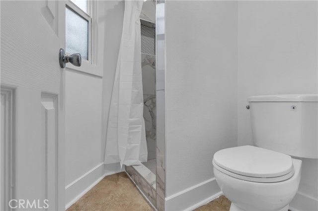 4915 2nd, Los Angeles, CA 90043