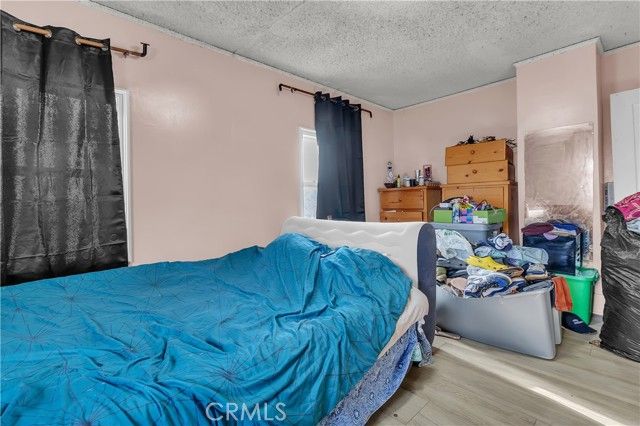 4915 2nd, Los Angeles, CA 90043