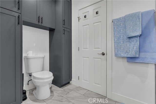 4915 2nd, Los Angeles, CA 90043