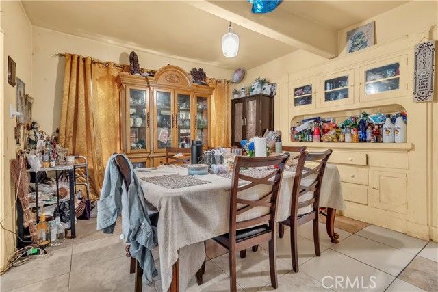 4915 2nd, Los Angeles, CA 90043