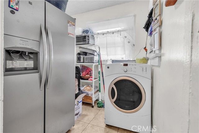 4915 2nd, Los Angeles, CA 90043