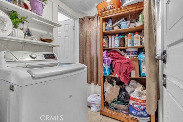 4915 2nd, Los Angeles, CA 90043