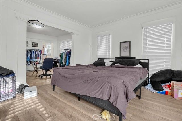 4915 2nd, Los Angeles, CA 90043